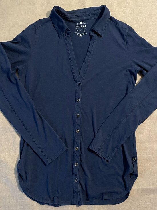 Velvet by Graham & Spencer Tops - Velvet by Graham and Spencer Vintage Slub Dark Blue Size L Cotton Button Down